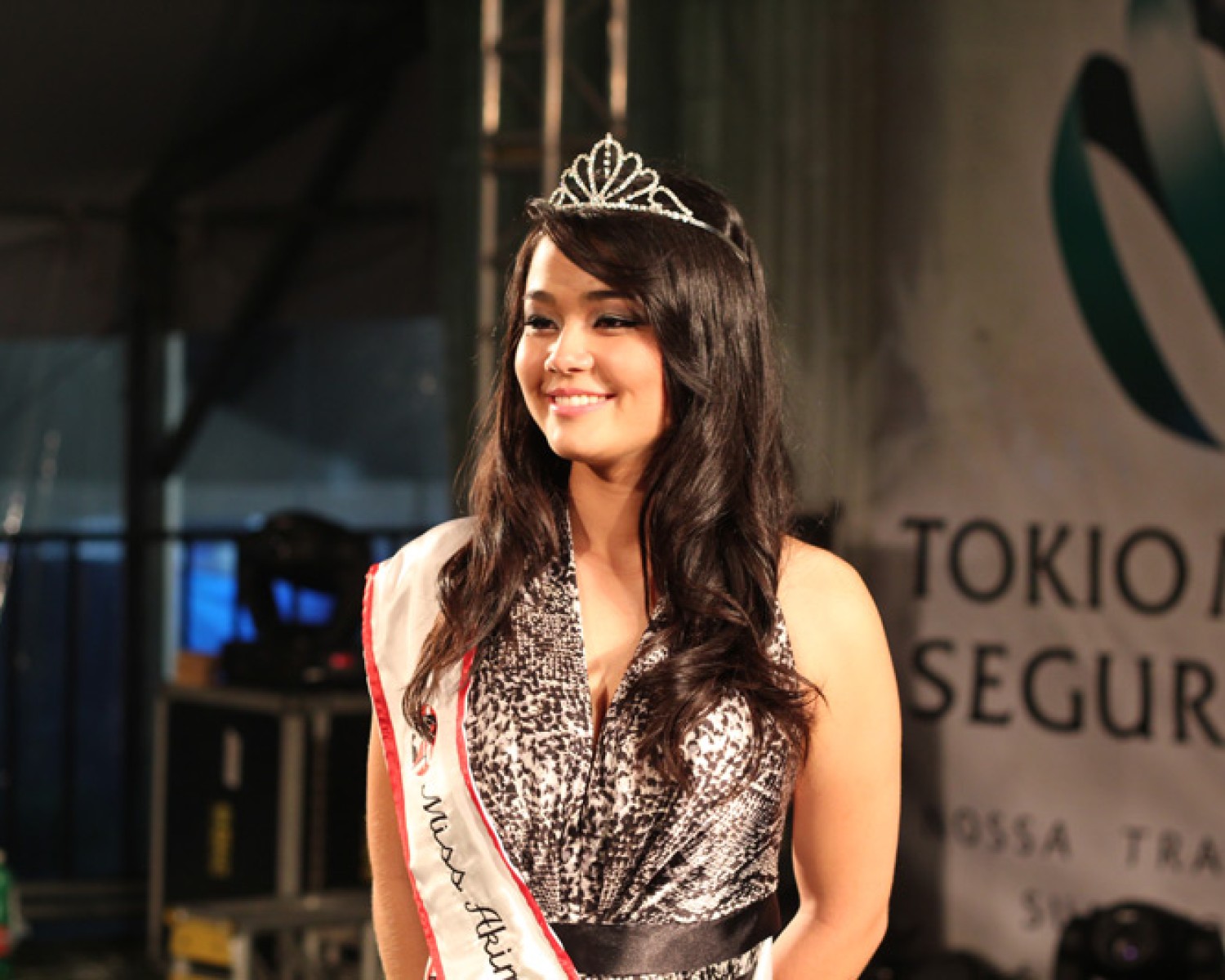 Img: Jessica Hisatomi é a Miss Akimatsuri 2012.